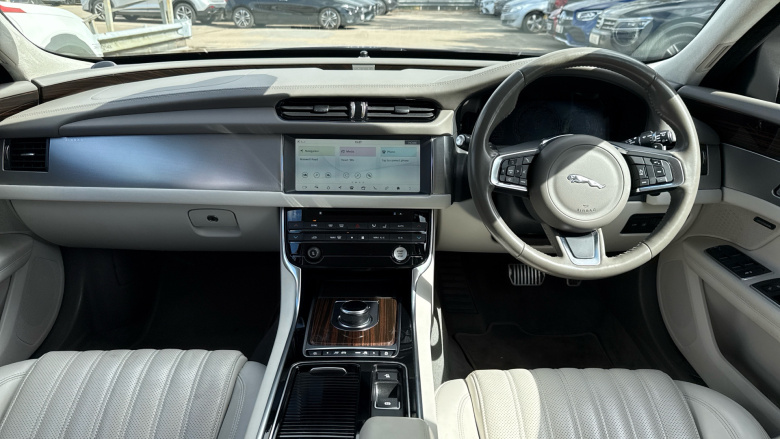 Jaguar XF 2.0i [300] Portfolio 5dr Auto AWD Petrol Estate